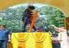 महात्मा गांधी की 157वीं जयंती: CM योगी ने GPO में बापू की प्रतिमा पर अर्पित किए पुष्प,