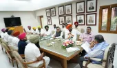 आप विधायक कुलदीप सिंह धालीवाल ने राज्यपाल से की मुलाकात, अजनाला को बाढ़ से बचाने के लिए उज नदी पर डैम बनाने की मांग की