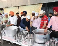 लोक संपर्क विभाग द्वारा श्री गुरु अर्जन देव जी के शहीदी गुरुपर्व एवं निर्जला एकादशी को समर्पित छबील आयोजित
