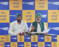 अमृतसर में कांग्रेस कार्यकर्ताओं ने मुख्यमंत्री की तीर्थ यात्रा बस पर किया हमला