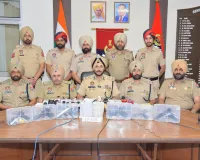 सीमा पार से चल रहे तस्करी मॉड्यूल से जुड़े दो व्यक्ति 6 आधुनिक पिस्तौल, 1 किलो हेरोइन, 10 हजार रुपये की ड्रग मनी सहित गिरफ्तार