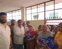 विधायक ज़िम्पा ने गांव बसी पुरानी के जरूरतमंद परिवारों को वितरित की राशन किटें