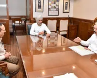 मोहिंदर भगत द्वारा मधुमक्खी पालन, रेशम पालन एवं खुंभ उत्पादन से संबंधित योजनाओं की प्रगति का जायजा