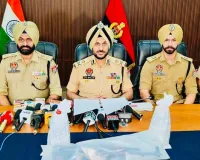 सीमा पार से हथियार और विस्फोटक तस्करी नेटवर्क का पर्दाफाश; एक AK-47 राइफल और दो हैंड ग्रेनेड सहित एक व्यक्ति गिरफ्तार