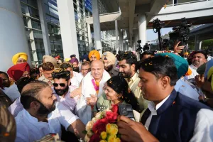 चंडीगढ़ एयरपोर्ट पहुंचे  मनीष सिसोदिया ! स्वागत करने के लिए पहुंचे पंजाब के मंत्री और विधायक 