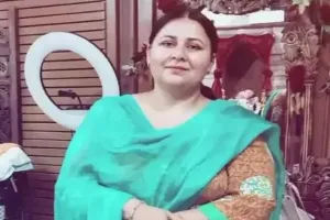 निजी बैंक में नौकरी करती पत्नी की पति ने की हत्या ! चुनरी से घोंटा गला 