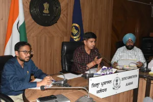 डिप्टी कमिश्नर ने पंचायती ज़मीन से अवैध कब्जे हटाने के दिए निर्देश   