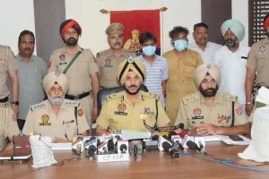 पंजाब पुलिस द्वारा अंतरराष्ट्रीय नारको तस्करी गिरोह का पर्दाफाश; 10.2 किलोग्राम हेरोइन सहित 3 काबू