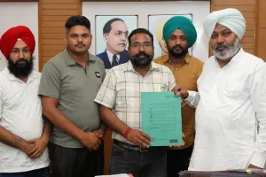 कैबिनेट उप-कमेटी ने 8 कर्मचारी यूनियनों से की मीटिंग