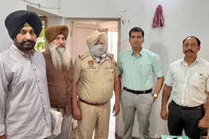 भ्रष्टाचार के खिलाफ अभियान: 15,000 रिश्वत लेते ए एस आई विजिलेंस ब्यूरो द्वारा रंगे हाथों गिरफ्तार