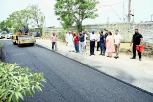 इंप्रूवमेंट ट्रस्ट के चेयरमैन रिंटू ने रंजीत एवेन्यू क्षेत्र में प्रिमिक्स की सड़के बनवाने के विकास कार्यों का किया उद्घाटन