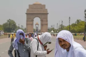 प्रचंड गर्मी का कहर! दिल्ली में 45 और पंजाब-राजस्थान में 47 डिग्री पहुंचा पारा, यूपी समेत इन राज्यों में चलेगी हीटवेव