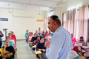 आरसेटी बड़रूखा में लड़कियों का टेलरिंग कोर्स संपन्न, डिप्टी कमिश्नर ने बांटे प्रमाण पत्र