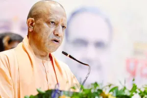 यूपी के स्टांप विभाग में 114 कर्मियों के ट्रांसफर पर सीएम योगी ने लगाई रोक, दिए गए जांच के आदेश
