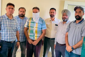 #D20,000 रुपए रिश्वत लेते हुए ब्लॉक समिति पटवारी विजीलेंस ब्यूरो द्वारा गिरफ्तार
