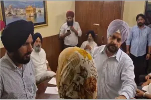 विजिलेंस टीम ने पंजाब के पूर्व अकाली मंत्री मजीठिया को किया गिरफ्तार, जानिए क्या है पूरा मामला 