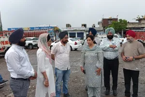 सिविल सर्जन की तरफ से डेंगू और चिकनगुनिया से प्रभावित क्षेत्रों का दौरा कर लोगों को जागरूक किया और लार्वा-रोधी गतिविधियाँ चलाईं