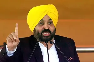 पीएम के विदेश दौरे पर फिर CM मान का तंज:कहा-जहां 140 लोग करोड़ रहते हैं, वहां रहना पसंद नहीं; संसद क्यों बुलाई