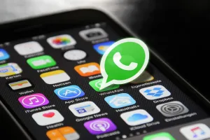 WhatsApp ने पेश किया नया AI फीचर, मैसेज पढ़ना हुआ और आसान