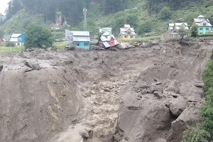 किश्तवाड़ में बादल फटा, 12 लोगों के शव मिले, रेस्क्यू जारी