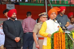 स्वतंत्रता दिवस पर कैबिनेट मंत्री अमन अरोड़ा ने गुरु नानक स्टेडियम, अमृतसर में फहराया राष्ट्रीय ध्वज   