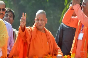 CM योगी का UP की महिलाओं को बड़ा गिफ्ट, 1-1 लाख रुपये देनेका ऐलान