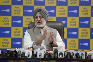 बादल परिवार ने अकाली दल को एक पारिवारिक पार्टी बना दिया, निजि एजेंडे के लिए सिख संस्थाओं का प्रयोग किया: बलतेज पन्नू   