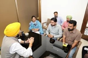 तरुनप्रीत सिंह सौंद ने मनरेगा कर्मचारी यूनियन की मांगों का समयबद्ध समाधान करने का दिया आश्वासन