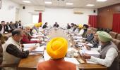 मुख्यमंत्री भगवंत सिंह मान की अगुवाई में मंत्रिमंडल द्वारा ‘पंजाब सरकार खाद्य कार्यक्रम’ के ऐतिहासिक फैसले को हरी झंडी, एन.एफ.एस.ए. के तहत 40 लाख परिवारों को गेहूं, दाल, चीनी, तेल और नमक मिलेगा