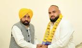 विश्व प्रसिद्ध कबड्डी खिलाड़ी संदीप लुधड़ अपने साथियों के साथ आप में शामिल