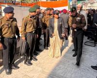 लेफ्टिनेंट जनरल चांदपुरिया ने पैसको कर्मचारियों से मुलाकात कर किया उनका उत्साहवर्धन