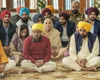 भगवंत मान और अरविंद केजरीवाल ने संगत में शामिल होकर प्रदेश की तरक्की और पंजाबी भाइयों की खुशहाली के लिए की अरदास