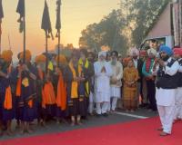 श्रीनगर से आरंभ हुए नगर कीर्तन का पठानकोट में जयकारों की गूंज के साथ स्वागत