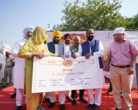 मुख्य मंत्री ने श्रद्धालुओं को दर्शन के लिए अमृतसर ले जाने वाली बसों के पहले जत्थे को हरी झंडी दिखाकर रवाना किया