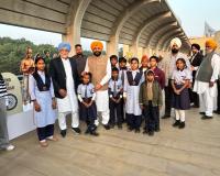 कैबिनेट मंत्री तरुनप्रीत सिंह सौंद और विधायक बुद्ध राम ने संगत के साथ लगाया गाइडेड विरासती टूर