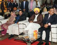 मुख्यमंत्री भगवंत सिंह मान और अरविंद केजरीवाल ने श्री गुरु तेग बहादुर जी की अपार महिमा को समर्पित ड्रोन शो में शिरकत की