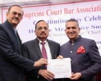 संविधान दिवस समारोह के अवसर पर भारत के मुख्य न्यायाधीश द्वारा ‘गुरु तेग बहादुर साहिब दा रूहानी सफ़र’ पुस्तक के लेखक हरप्रीत संधू का विशेष सर्टिफिकेट के साथ सम्मान