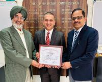 राज्य सूचना आयुक्त इंदरपाल सिंह धन्ना और अतिरिक्त मुख्य सचिव डी.के. तिवारी द्वारा हरप्रीत संधू को मिले सम्मान के लिये उनकी भरपूर प्रशंसा