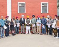 हरजोत सिंह बैंस ने पंजाब स्कूल शिक्षा बोर्ड के 21 अस्थायी कर्मचारियों को रेगुलराइजेशन सर्टिफिकेट सौंपे