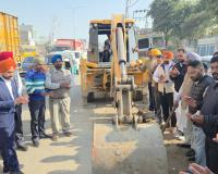 धूरी बाईपास पर बरसाती पानी की निकासी के लिए 1.80 करोड़ रुपये की लागत से बनने वाली ड्रेन का कार्य शुरू