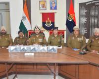 सरहद पार ग़ैर- कानूनी हथियारों की तस्करी में शामिल माड्यूल के साथ संबंधित दो आरोपी 5 आधुनिक पिस्तौल सहित अमृतसर से काबू