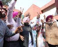 आप पंजाब ने अरविंद केजरीवाल और आप नेताओं के हक में अदालत के फैसले का चंडीगढ़ में मनाया जश्न