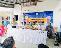 लोहा बाजार में व्यापारियों से संवाद; कई समस्याओं का तुरंत समाधान