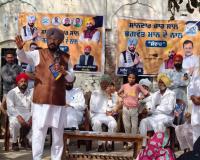 विधायक प्रिंसिपल बुद्ध राम ने गाँव जलवेड़ा में लोगों के साथ किया सीधा संवाद