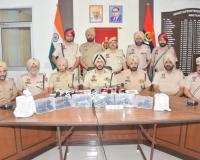 अमृतसर में सीमा पार से संचालित तस्करी मॉड्यूलों से जुड़े 6 व्यक्ति गिरफ्तार; तीन पीएक्स-5.7 सहित छह पिस्तौल बरामद