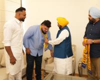 रुस्तम-ए-हिन्द पहलवान प्रीतपाल फगवाड़ा 'आप' में शामिल