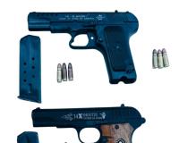 विदेश-आधारित गैंगस्टरों के चार साथी दो पिस्तौलों सहित गिरफ्तार