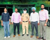5000 रुपये रिश्वत लेते हुए ग्लाडा का सिक्योरिटी गार्ड विजीलेंस ब्यूरो ने रंगे हाथों पकड़ा