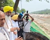 कैबिनेट मंत्री बरिंदर कुमार गोयल द्वारा राजस्थान फीडर नहर की रीलाइनिंग के कार्य का जायज़ा