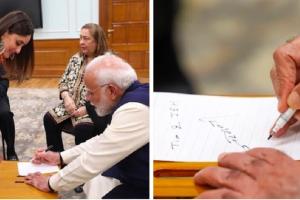 पीएम नरेंद्र मोदी से मिले करीना कपूर-सैफ अली खान, बेटे तैमूर और जेह के लिए लिया ऑटोग्राफ